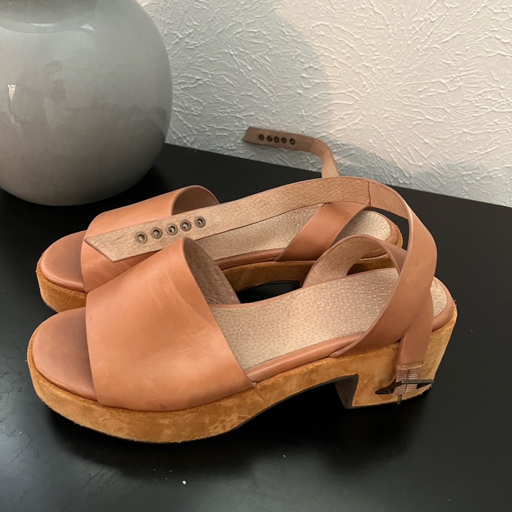 Seychelles platform sandals. Size 8.5